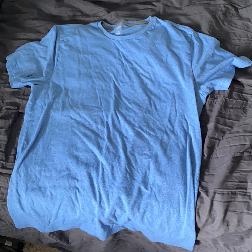 Old navy t-shirt medium
